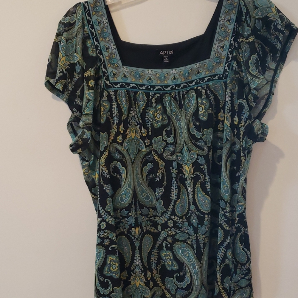 Short sleeved paisley blouse